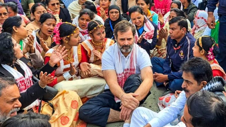 क्या प्रधानमंत्री मोदी तय करेंगे कि मंदिर में कौन जाएगा: राहुल गांधी