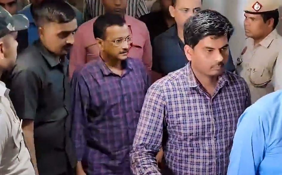 केजरीवाल ने कोर्ट में सुनवाई के दौरान दीं दलीलें, कहा- देश के सामने आप के भ्रष्ट होने की झूठी तस्वीर पेश की जा रही