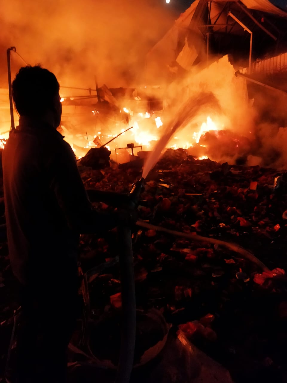 A fire Extinguisher making company fire in Gurugram.