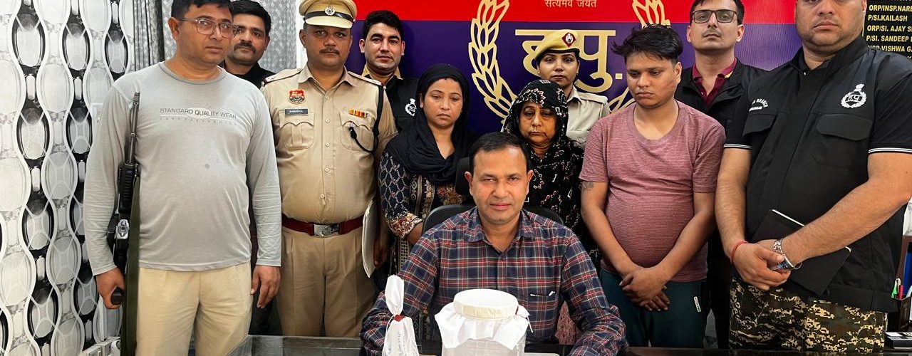 अवैध पिस्टल, जिंदा कारतूस, लोहे की रॉड और मिर्ची स्प्रे बरामद