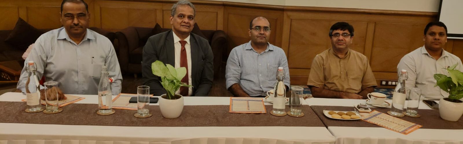 लेबर लॉ एडवाइजर एसोसिएशन के आह्वान पर श्रम विभाग ने कर्मचारियों से किया संवाद
