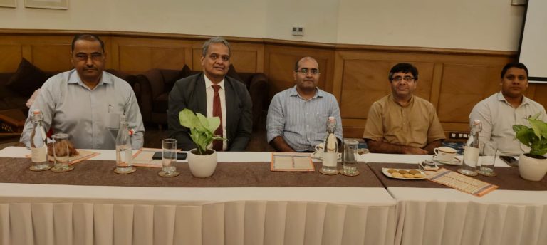 लेबर लॉ एडवाइजर एसोसिएशन के आह्वान पर श्रम विभाग ने कर्मचारियों से किया संवाद