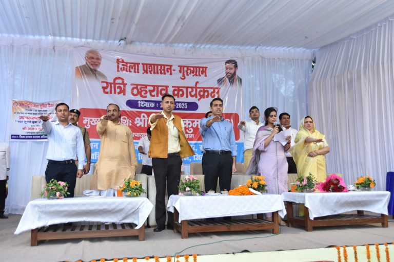 रात्रि ठहराव के दौरान एडीसी वत्सल वशिष्ट, एसीपी जितेंद्र कुमार, एसीयूटी अदिति सिंघानिया