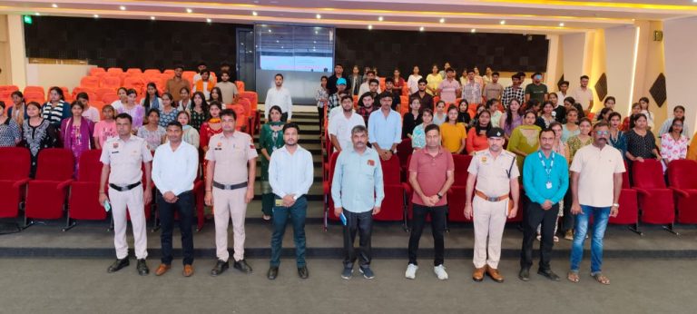 पुलिस चौकी बार गुर्जर के इंचार्ज उप निरीक्षक जितेन्द्र सिंह द्वारा किया गया।