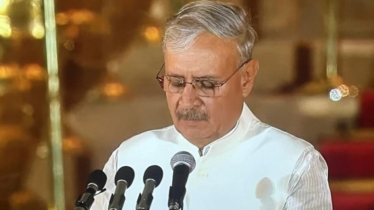 गुरुग्राम के बुनियादी ढांचे को लेकर राव इंद्रजीत सिंह ने जीएमडीए कार्यालय में की उच्चस्तरीय समीक्षा बैठक की अध्यक्षता