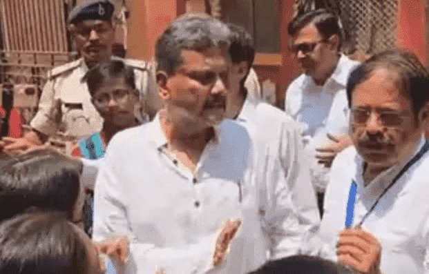बिहार में सप्लीमेंट्री रिजल्ट पर हुआ बवाल छात्रों ने किया शिक्षा मंत्री सुनील कुमार का घेराव