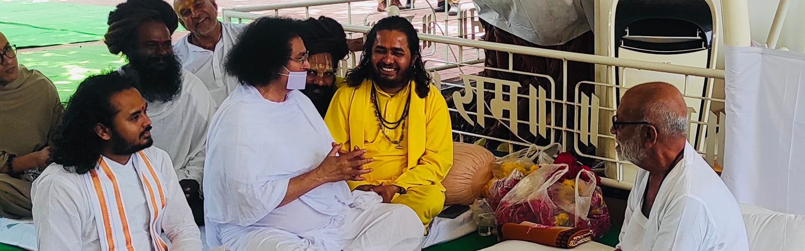 जैन आचार्य लोकेशजी ने पूज्य मोरारी बापू की जीवन संगिनी नर्मदा बा को श्रद्धांजलि अर्पित की