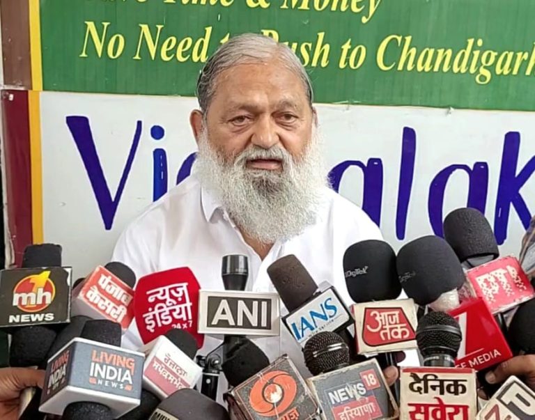 क्योंकि उनमें ट्रंप के खिलाफ बोलने की हिम्मत नहीं थी