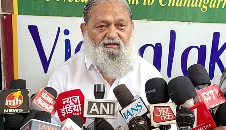 क्योंकि उनमें ट्रंप के खिलाफ बोलने की हिम्मत नहीं थी