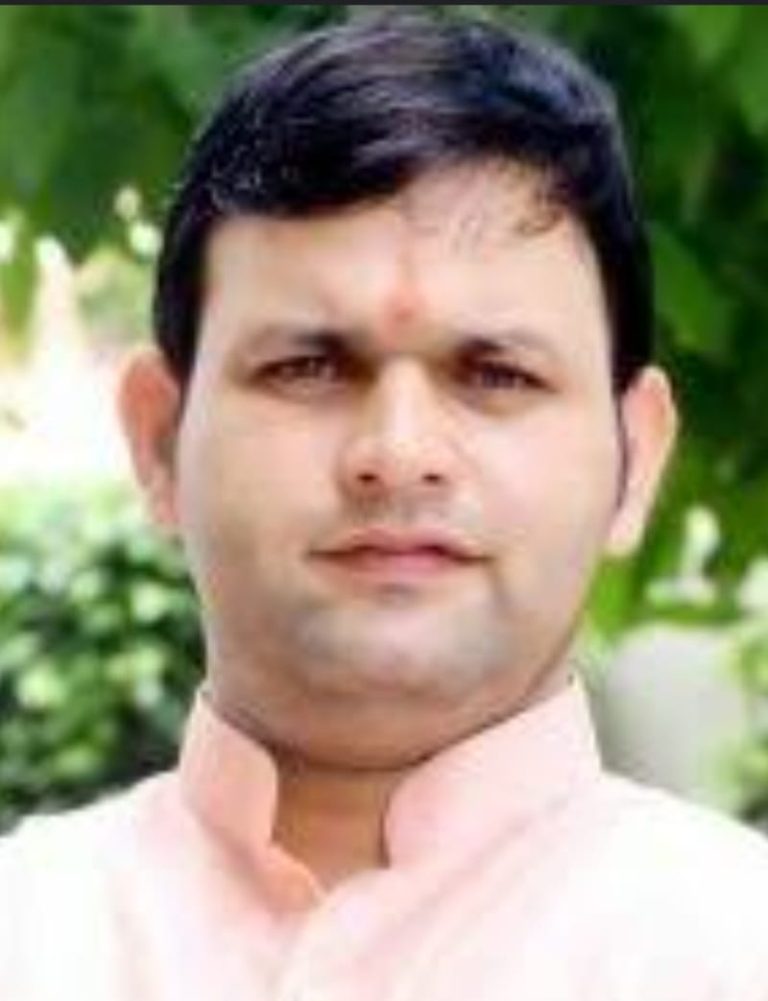 खेल मंत्री गौरव गौतम की मुश्किलें बढ़ी चुनाव आचार संहिता का उल्लंघन