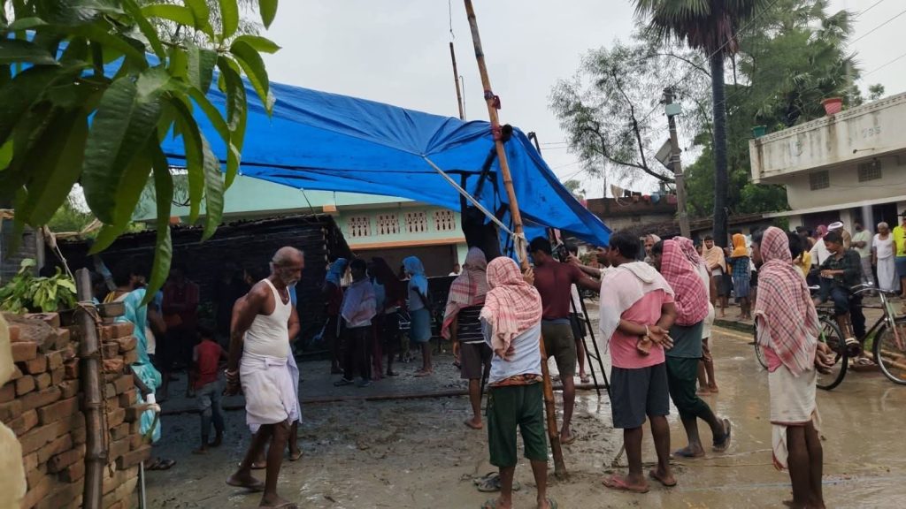 मौसम का मिजाज बिगड़ा और आकाशीय बिजली की चपेट में आने से जानों का नुकसान