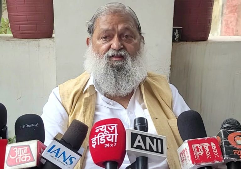 ऑपरेशन सिंदूर पर विश्व के सामने हमारा नजरिया रखने वाले सांसद व मंत्रियों पर टिप्पणी करना अपमानजनक : विज