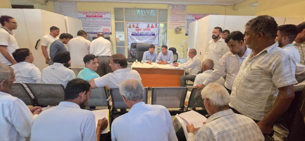 हरसरू व कादीपुर उप-तहसीलों में खुला दरबार आयोजित, राजस्व कार्यों का मौके पर निपटान, नागरिकों ने जताया संतोष - एसडीएम मानेसर दर्शन यादव ने लिया व्यवस्थाओं का जायजा