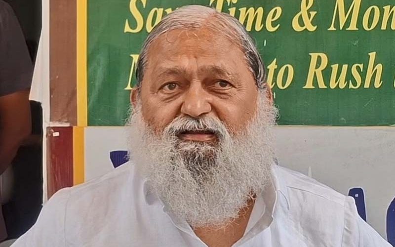 कांग्रेस में कब किसने इस्तीफा दिया, कौन मंत्री व प्रधान बनाया, हमने कभी नहीं पूछा’’ - अनिल विज ‘‘कांग्रेस में आज कोई किसी की लीडरशिप नहीं मान रहा, इसलिए विधानसभा में नेता प्रतिपक्ष नहीं है