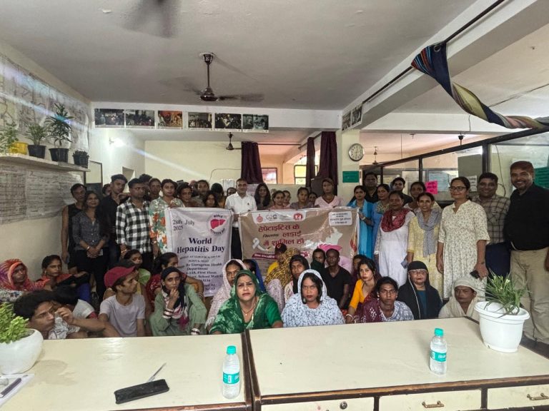 विश्व हेपेटाइटिस दिवस के अवसर पर जिला स्वास्थ्य विभाग के सहयोग से आज डुंडाहेड़ा स्थित सोस्वा एनजीओ परिसर में एक विशेष जागरूकता एवं स्वास्थ्य जांच शिविर का आयोजन किया