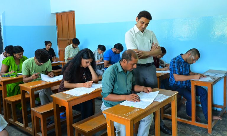  परीक्षा की सख्त निगरानी: HSSC मुख्यालय से 50 हजार से अधिक कैमरों की लाइव स्ट्रीमिंग,