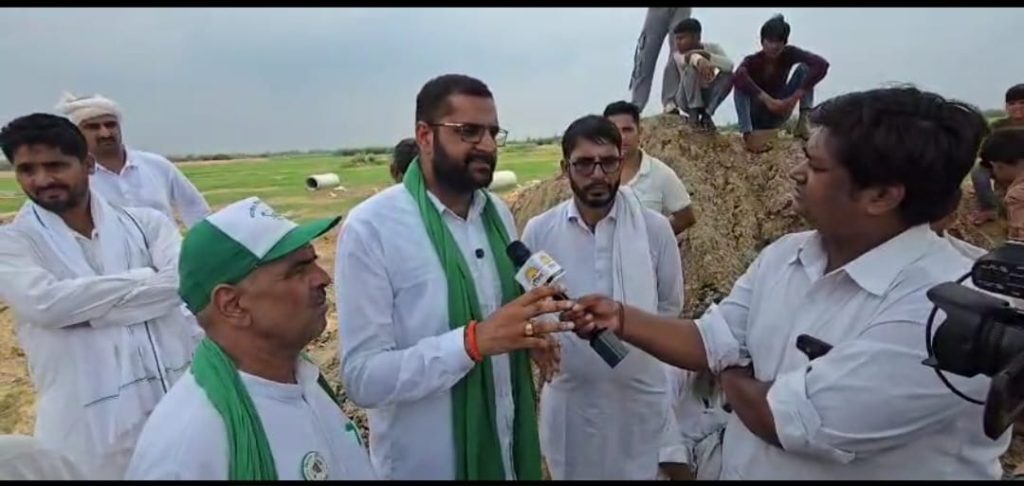 इस अवसर पर गुरुग्राम एचएसआईडीसी की उच्च अधिकारी अरुण गर्ग उनके साथ अमित दलाल सहित काफी अधिकारी मौजूद थे।