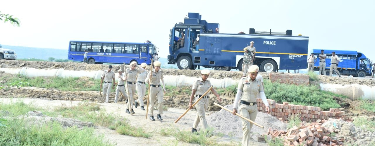 पीने के पानी और विश्राम जैसी बुनियादी सुविधाओं की पूर्ण व्यवस्था सुनिश्चित की जाए।