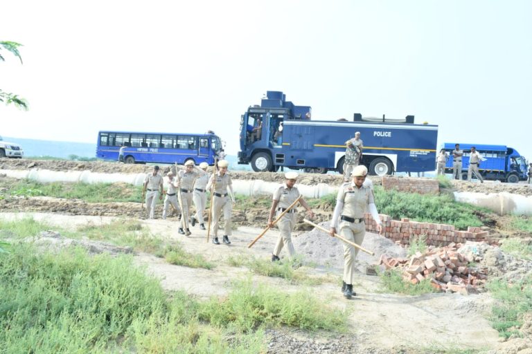 पीने के पानी और विश्राम जैसी बुनियादी सुविधाओं की पूर्ण व्यवस्था सुनिश्चित की जाए।