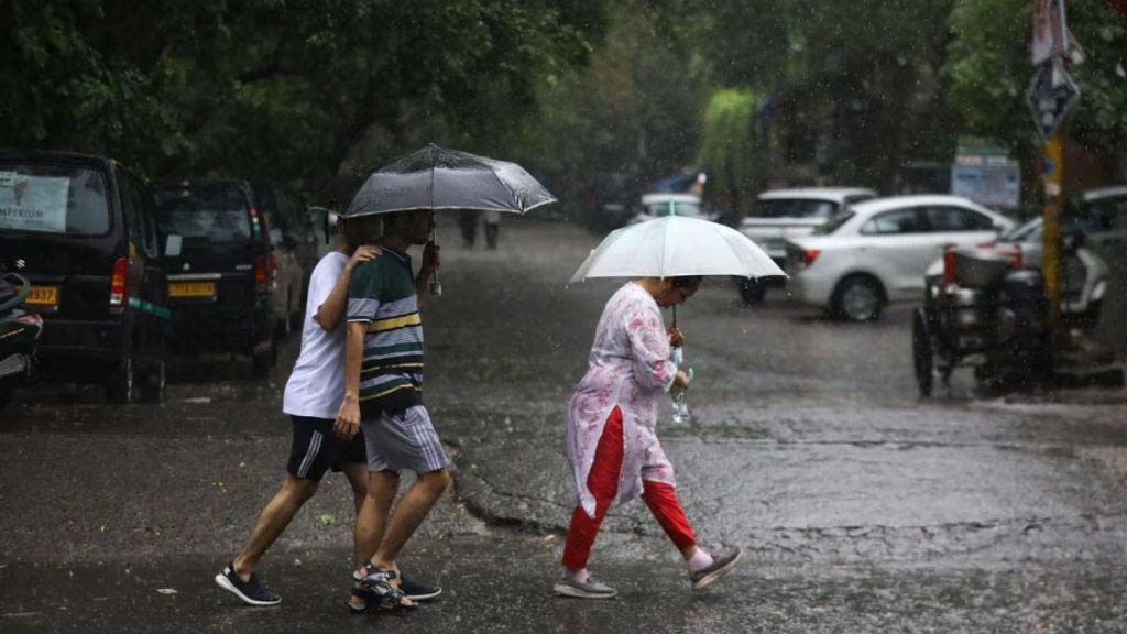 Delhi Weather Today: मौसम ने ली करवट, बारिश से भीगा पूरा NCR,