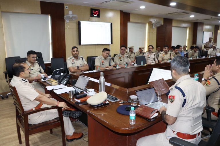 कांवड़ यात्रा को सुगम, व्यवस्थित व सुरक्षित पूर्ण कराने के लिए ,पुलिस अधिकारियों के साथ मीटिंग