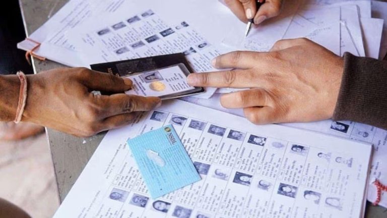 बिहार में वोटर वेरिफिकेशन के दौरान चौंकाने वाला खुलासा, 35 लाख से ज्यादा नाम वोटर लिस्ट से हटने की संभावना ?