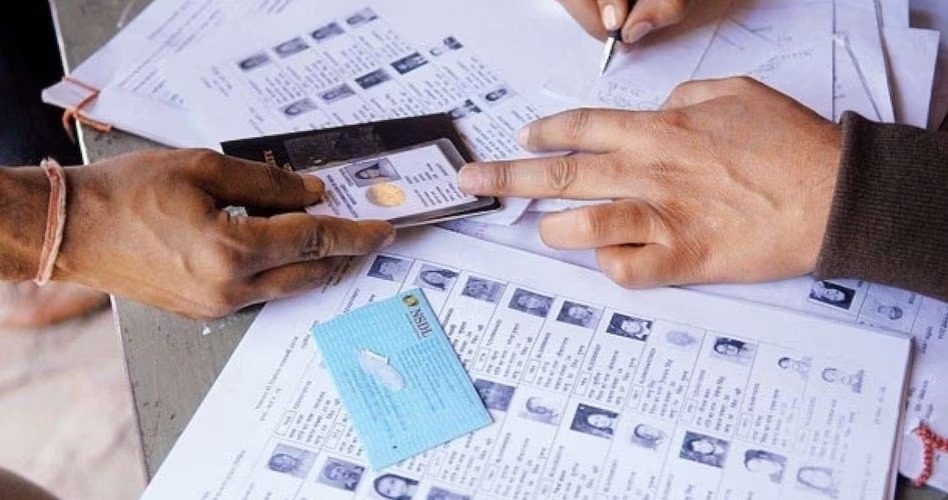 बिहार में वोटर वेरिफिकेशन के दौरान चौंकाने वाला खुलासा, 35 लाख से ज्यादा नाम वोटर लिस्ट से हटने की संभावना ?