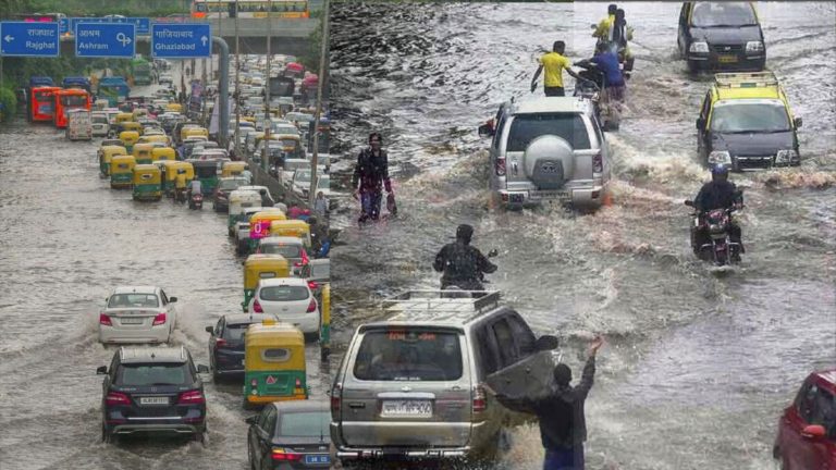 क्या बारिश भी डाल रही है गरीब लोगों के जेबों पर असर आखिर कैसे ?
