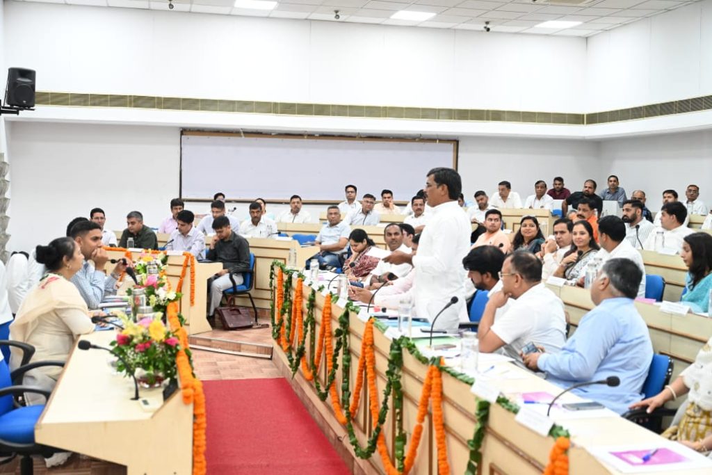 वित्त वर्ष 2023-24 की ऑडिट रिपोर्ट सदन के समक्ष रखी गई, जिस पर चर्चा के दौरान वर्षा जल संचयन (रेन वाटर हार्वेस्टिंग) प्रणाली के विस्तार की सिफारिश की गई। 