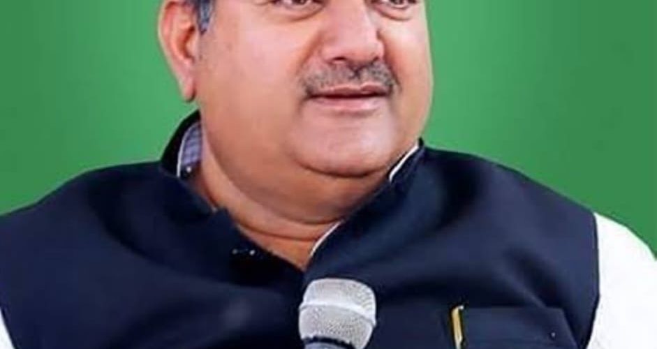 अगर इनकी जगह योग्य अधिकारियों की भर्ती की होती तो विभागीय परीक्षा का परिणाम बिल्कुल उलटा आता और फेल होने वालों की संख्या 2 प्रतिशत और पास होने वालों की संख्या 98 प्रतिशत होती