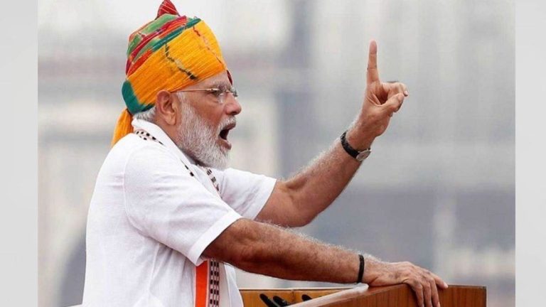 पीएम मोदी ने युवाओं के लिए प्रधानमंत्री विकसित भारत रोजगार योजना का ऐलान किया, जो करीब 3.5 लाख युवाओं के लिए रोजगार के नए अवसर पैदा करेगी। प्राइवेट सेक्टर में नौकरी करने वाले युवाओं को 15000 रुपये दिए जायेंगे . यह राशि दो किस्तों में दिए जाएंगे. पहली किस्त 6 महीने पूरा होने पर तो वही दूसरी किस्त 1 साल पर दी जाएगी।