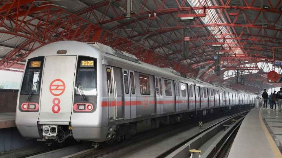 दिल्ली मेट्रो ने किराया बढ़ाया ₹2 10 रुपए तक का बढ़ा किराया। नई दिल्ली 25अगस्त। लगातार देश की राजधानी दिल्ली में महंगाई कमर तोड़ती जा रही है जहां सब्जी फल आसमान को छू रहे हैं वहीं अब ट्रांसपोर्ट में भी लगातार बढ़ोतरी हो रही है
