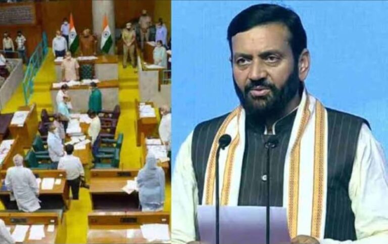 हरियाणा विधानसभा का मानसून सत्र संपन्न वोट चोरी के आरोपों पर मुख्यमंत्री का पलटवार: कांग्रेस का इतिहास फर्जीवाड़े का रहा है बेटी बचाओ-बेटी पढ़ाओ पर विपक्ष का विरोध दुर्भाग्यपूर्ण: मुख्यमंत्री नायब सिंह सैनी चंडीगढ़, 27 अगस्त – हरियाणा के मुख्यमंत्री  नायब सिंह सैनी ने कहा कि 22 से 27 अगस्त तक चले मानसून सत्र में 4 बैठकें हुईं। उन्होंने बताया इस सत्र में श्री गुरु तेग बहादुर जी के 350वें शहीदी वर्ष पर प्रस्ताव पारित हुआ और 6 विधेयक सर्वसम्मति से पास किए गए। मुख्यमंत्री बुधवार को चंडीगढ़ में विधानसभा के मॉनसून सत्र की समाप्ति के उपरांत पत्रकारों को संबोधित कर रहे थे।