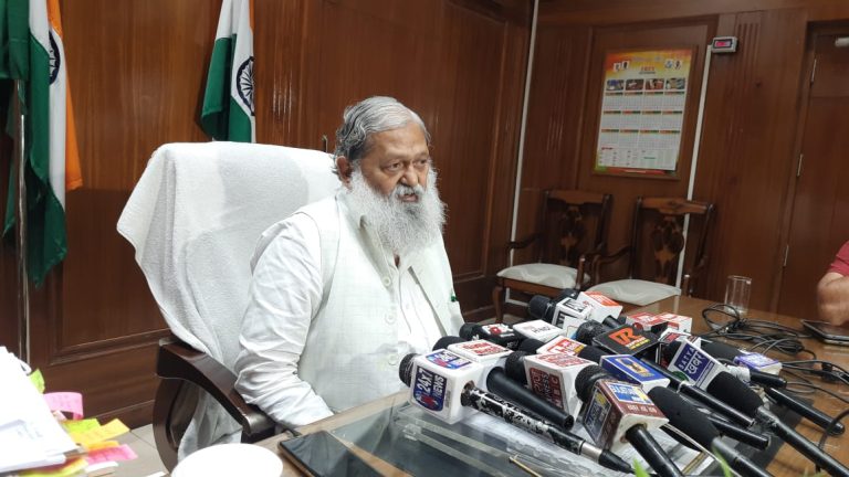 मैं कहीं पर कोई मीटिंग नहीं करूंगा, कहीं पर कोई रैली नहीं करूंगा, मेरा कार्यक्रम केवल नए व पुराने कार्यकर्ताओं से मिलने का है’’- अनिल विज लोग मुझसे मिलना और बुलाना चाहते हैं तो मैं मिलने के लिए जाउंगा’’ - विज