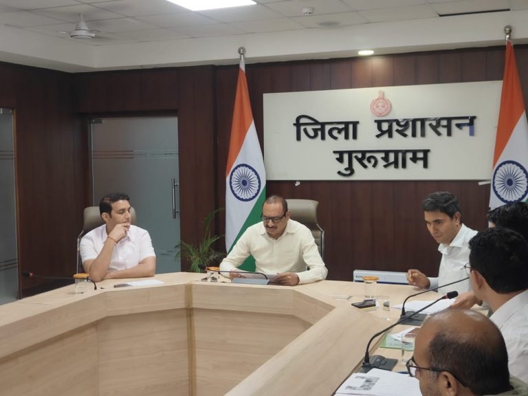 गुरुग्राम को स्वच्छ बनाने के लिए गंभीरता से कार्य करें अधिकारी : आरसी बिढ़ान समीक्षा बैठक के उपरांत मंडल आयुक्त ने किया शहर के सेक्टर 15, 31 व 40 का दौरा और स्वच्छता संबंधित कार्यों का निरीक्षण