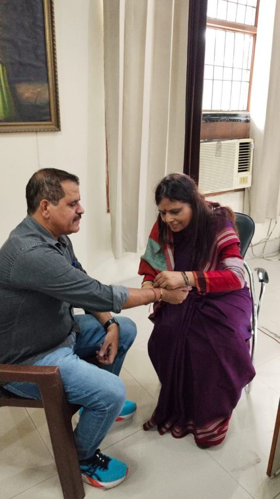 रक्षाबंधन पर्व पर बहन-भाई एक दूसरे क़ो पौधे भेंट करें : डा. अर्चना गुप्ता