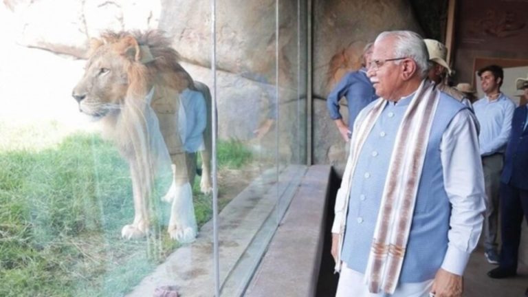 केंद्रीय मंत्री मनोहर लाल और भूपेन्द्र यादव ने गुरुग्राम ने प्रस्तावित जंगल सफारी का निरीक्षण