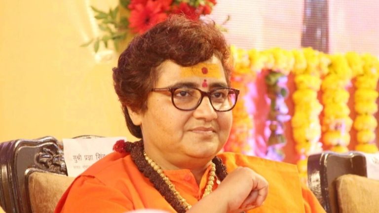 बहुत बड़ी खबर साध्वी प्रज्ञा सिंह और कर्नल पुरोहित को आज कोर्ट ने बाइज्जत बरी किया।