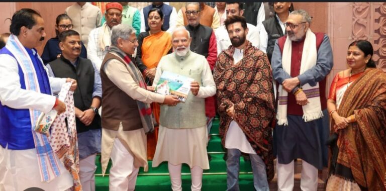 राजनीतिक पंडितों के अनुसार बिहार चुनाव को लेकर अब भाजपा की चार बैठक हो चुकी है और अपने एनडीए के सभी घटक दलों के साथ लगातार दो दिनों से बैठक हो रही है