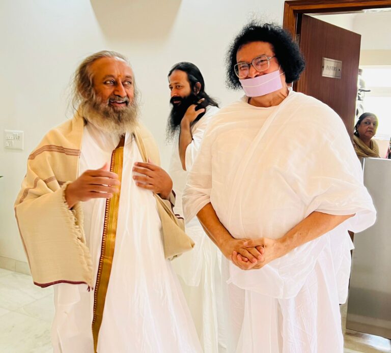 आचार्य लोकेश संघर्षरत क्षेत्रों के प्रतिनिधियों के साथ-साथ इस्लाम, ईसाई, यहूदी, हिंदू, बौद्ध, ताओ और पारसी धर्म के वरिष्ठ धार्मिक नेताओं के साथ युद्ध विराम वार्ता और शांति विचार-विमर्श में अग्रणी भूमिका निभाएंगे