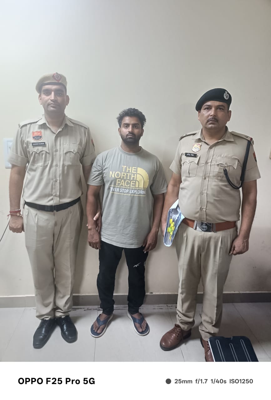 किसी अन्य व्यक्ति के प्लॉट को अपना प्लॉट बताकर धोखाधङी से 01 करोङ 07 लाख रुपयों की ठगी करने के मामले में 01 आरोपी गिरफ्तार। आरोपी ने अपने अन्य साथी आरोपियों के साथ मिलकर योजनाबध्द तरीके से दिया था वारदात को अन्जाम।