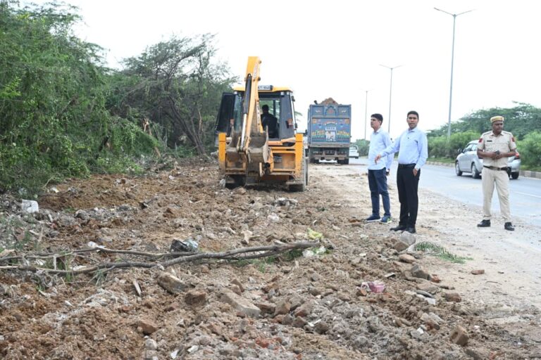 अतिरिक्त निगमायुक्त रविन्द्र यादव ने बताया कि निगम की प्राथमिकता शहर को स्वच्छ और मलबा मुक्त बनाना है। इसके लिए पर्याप्त संसाधन और जनशक्ति लगाई गई है।