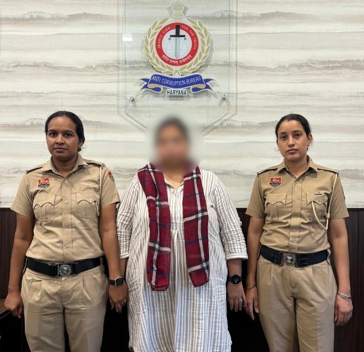 तिगांव जिला फरीदाबाद, हाल बी.डी.पी.ओ. पुन्हाना, जिला मेवात (2) हीरालाल, मालिक मैसर्ज हीरालाल फरीदाबाद को गिरफतार करके