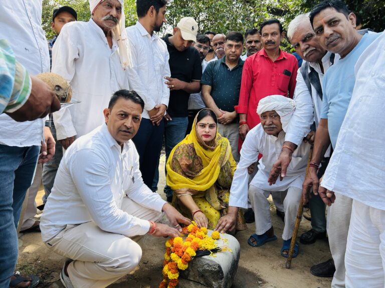 मेयर ने गांव कासन में पीएचसी भवन का शिलान्यास किया - 4 करोड़ 72 लाख रुपये में होगा निर्माण - एक साल के भीतर बनकर तैयार होगा
