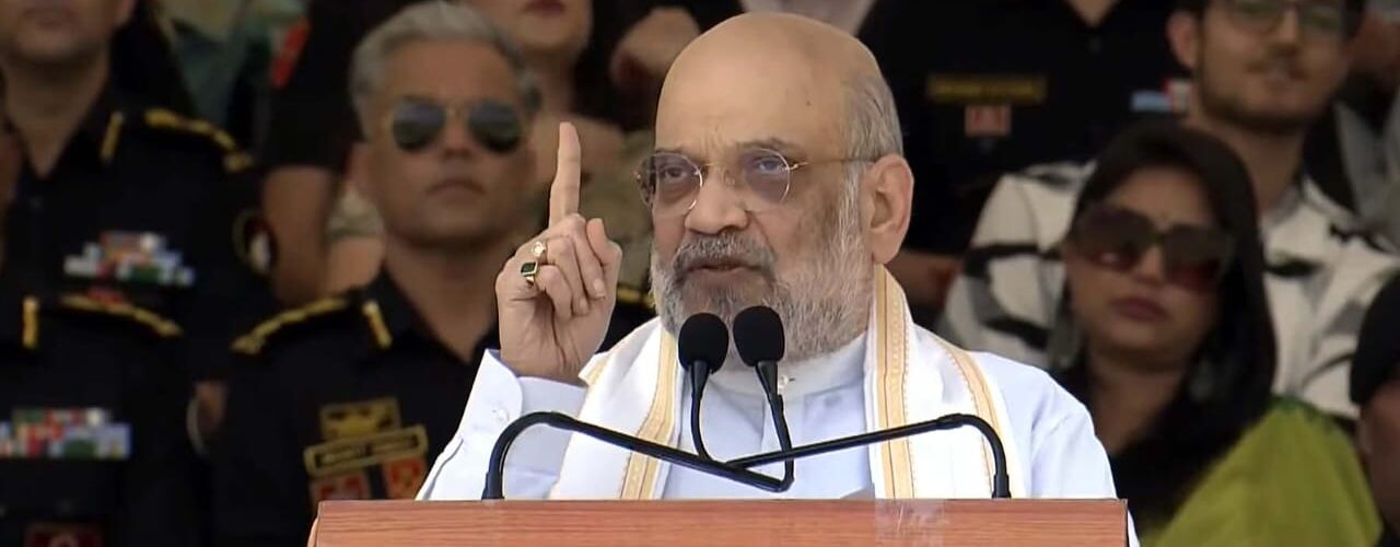 गुरुग्राम, 14 अक्टूबर (। हरियाणा के मानेसर में राष्ट्रीय सुरक्षा गार्ड (एनएसजी) के 41वें स्थापना दिवस समारोह में मंगलवार को केंद्रीय गृहमंत्री अमित शाह शामिल हुए। इस दौरान उन्होंने आठ एकड़ में बनने वाले ब्लैक कैट स्पेशल ऑपरेशंस ट्रेनिंग सेंटर का शिलान्यास किया। गृहमंत्री ने इससे पहले वट वृक्ष का पौधा भी रौपा।