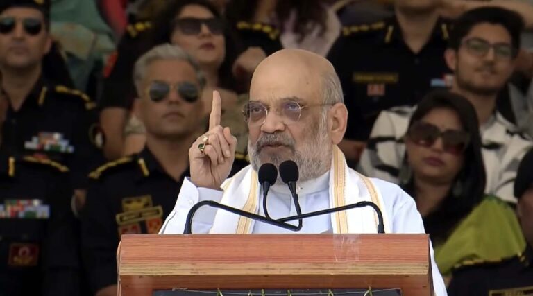 गुरुग्राम, 14 अक्टूबर (। हरियाणा के मानेसर में राष्ट्रीय सुरक्षा गार्ड (एनएसजी) के 41वें स्थापना दिवस समारोह में मंगलवार को केंद्रीय गृहमंत्री अमित शाह शामिल हुए। इस दौरान उन्होंने आठ एकड़ में बनने वाले ब्लैक कैट स्पेशल ऑपरेशंस ट्रेनिंग सेंटर का शिलान्यास किया। गृहमंत्री ने इससे पहले वट वृक्ष का पौधा भी रौपा।
