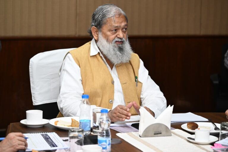 क्षिण हरियाणा बिजली वितरण निगम द्वारा 489.65 करोड रूपए की रिकवरी की इसी प्रकार, दक्षिण हरियाणा बिजली वितरण निगम द्वारा 16 अप्रैल, 2025 से 30 सितंबर, 2025 तक 489.65 करोड रूपए की रिकवरी की गई है जिसमें से गुरूग्राम-2 में 22.99 करोड, गुरूग्राम-1 में 5.81 करोड, फरीदाबाद में 42.49 करोड, पलवल में 102.24 करोड, नारनौल में 28.77 करोड, रेवाडी में 12.82 करोड, भिवानी में 50.82 करोड, हिसार में 97.36 करोड, फतेहाबाद में 41.86 करोड, सिरसा में 29.14 करोड, जींद में 55.35 करोड रूपए की रिकवरी की गई है।