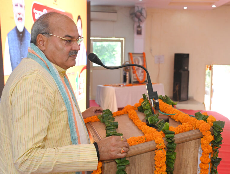 लक्ष्मण सिंह यादव ने कहा कि हरियाणा सरकार का एक वर्ष का कार्यकाल प्रदेश के इतिहास में विकास, पारदर्शिता और जनता से जुड़ाव का प्रतीक रहा है। इस एक वर्ष में सरकार ने सबका साथ, सबका विकास, सबका विश्वास और सबका प्रयास के मंत्र को सच्चे अर्थों में चरितार्थ किया है