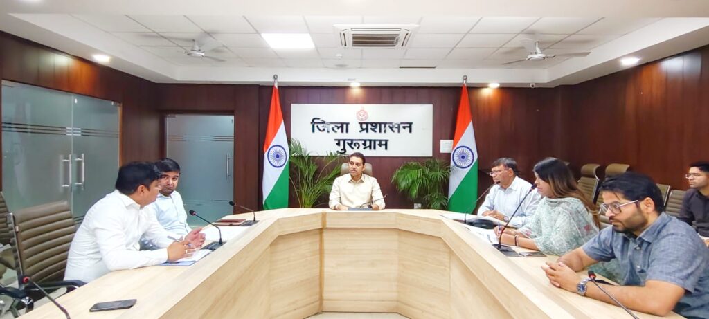 डीसी अजय कुमार ने कहा कि प्रशासन के प्रयास तभी सार्थक होंगे जब जनता भी सक्रिय सहयोग देगी। उन्होंने गुरुग्रामवासियों से अपील की कि वे अपने आस-पास स्वच्छता बनाए रखें, कूड़ा न जलाएं और वाहन प्रदूषण को नियंत्रित रखने के लिए नियमित सर्विसिंग कराएं।