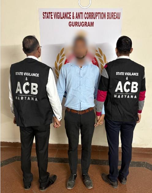 इस प्रकरण में सौरभ सहायक, चुनाव कार्यालय जिला गुरूग्राम अभी फरार है। इस सम्बन्ध मंे तफतीश जारी है।